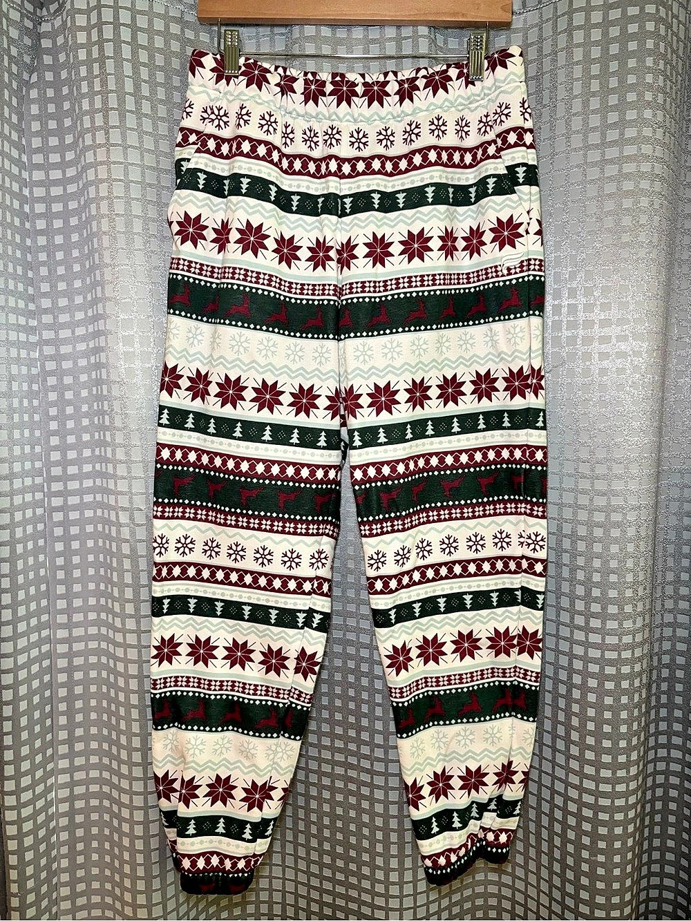 Fabletics Festive Cream & Red jogging/sweatpants Medium